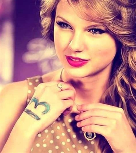 Does Taylor Swift have tattoos?