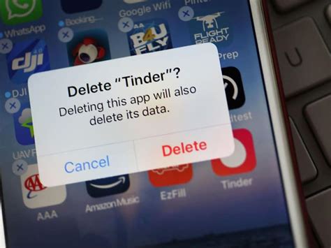 Does Tinder delete your pictures?