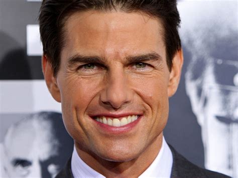 Does Tom Cruise have a degree?