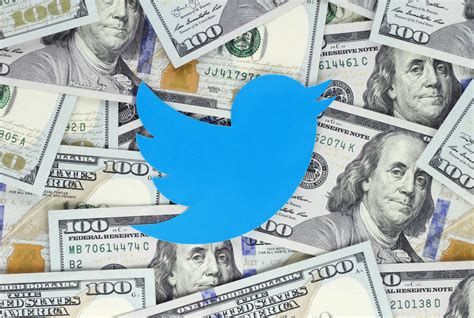 Does Twitter make money from users?