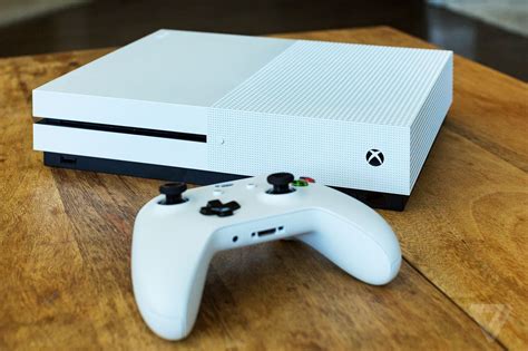 Does Xbox One S have a disc drive?