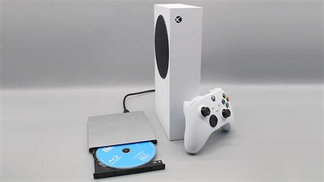 Does Xbox Series S have a disc drive?