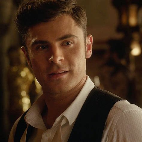 Does Zac Efron sing in The Greatest Showman?