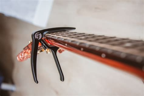 Does a capo make your guitar go out of tune?