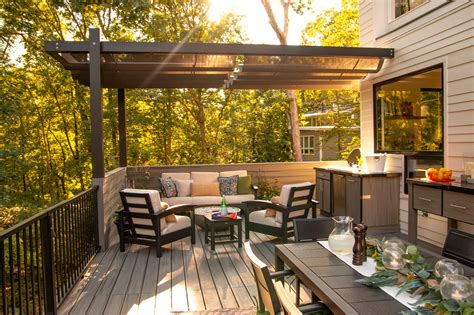 Does a deck add value to home?