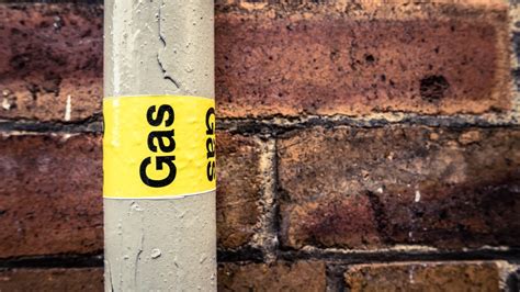 Does a gas leak smell like glue?