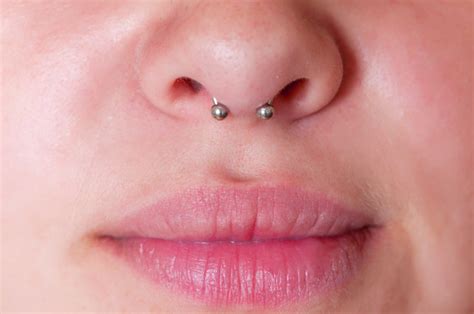 Does a side nose piercing hurt more than a septum?