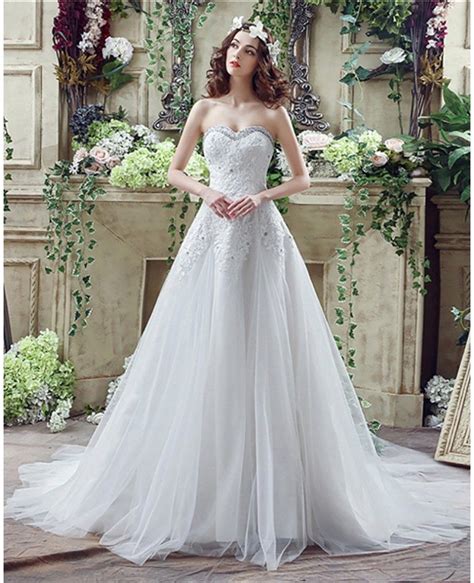 Does a tulle wedding dress need to be steamed?