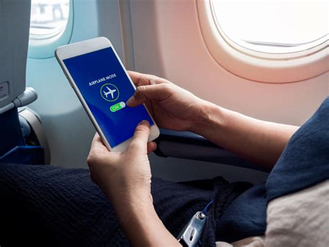 Does airplane mode really save battery?
