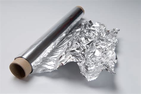 Does aluminum foil have lead?