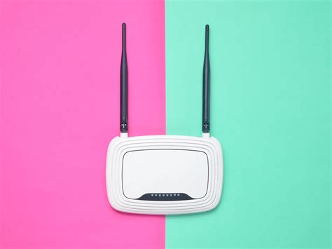 Does an old router affect internet?