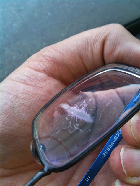 Does anti-reflective coating peel off?
