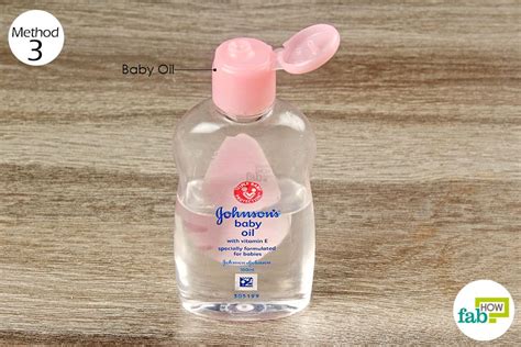 Does baby oil remove wax?