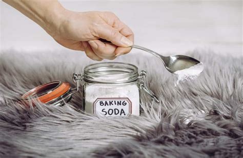 Does baking soda leave a smell?