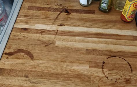 Does baking soda stain wood?