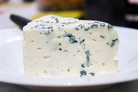 Does blue cheese melt?