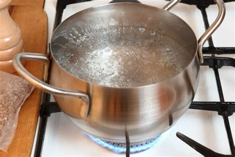 Does boiling food remove salt?