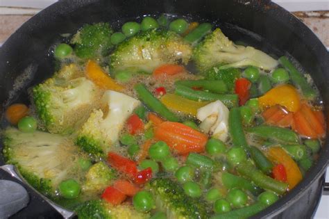 Does boiling vegetables in soup remove nutrients?
