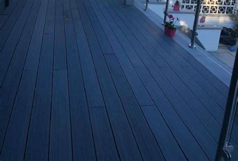 Does composite decking get slippery?