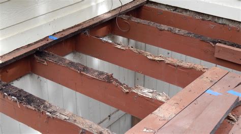 Does composite decking rot from water?