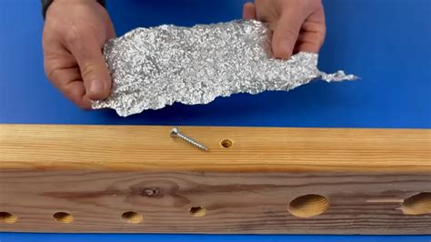 Does concrete stick to aluminum foil?