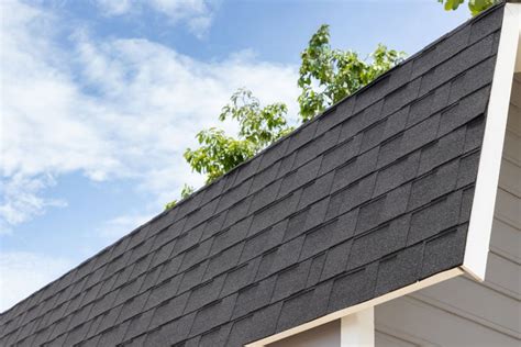 Does darker siding make a house hotter?