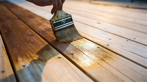 Does deck stain lighten as it dries?