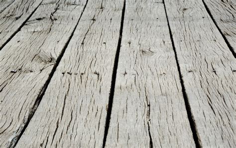 Does decking timber rot?