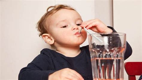 Does drinking water help with runny nose?