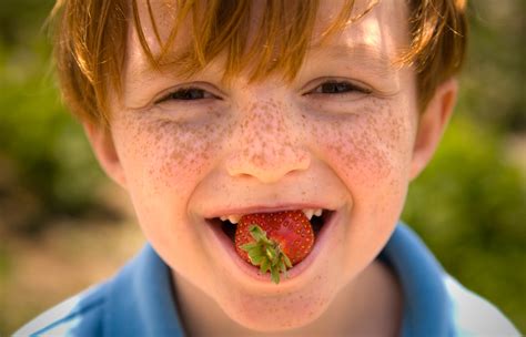 Does eating strawberries make you look younger?