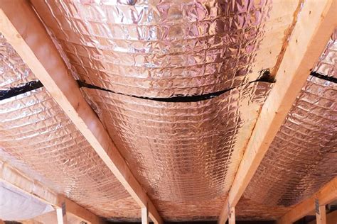 Does fiberglass insulation trap moisture?