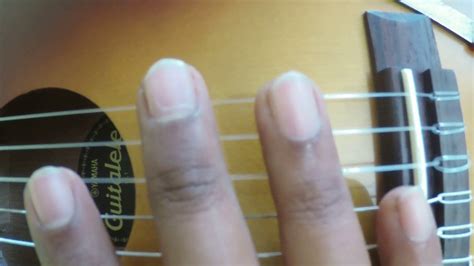 Does fingerpicking use nails?