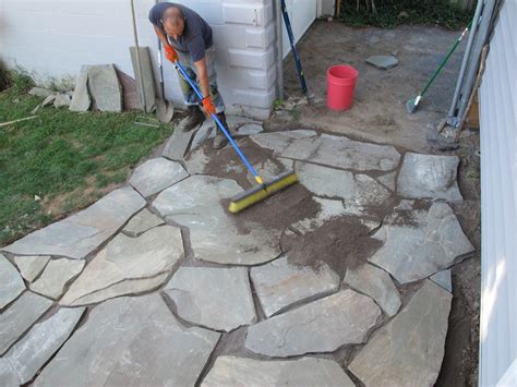 Does flagstone crack easily?