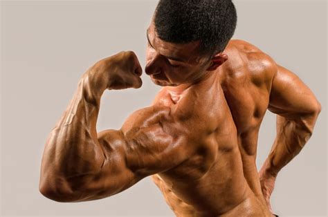 Does flexing ruin muscle growth?