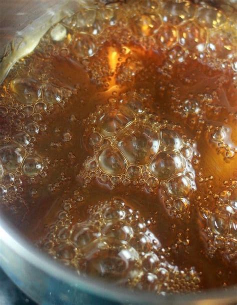 Does honey caramelize like sugar?