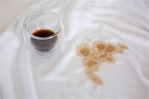 Does hot coffee stain?