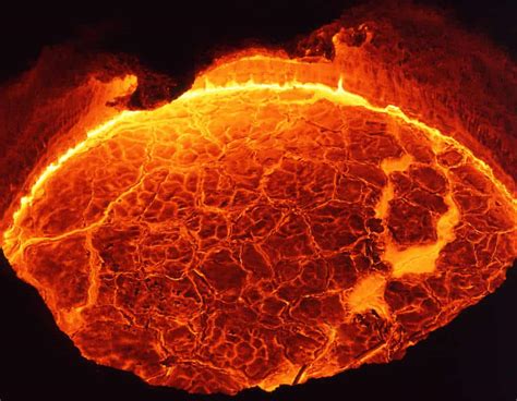 Does iron melt in lava?