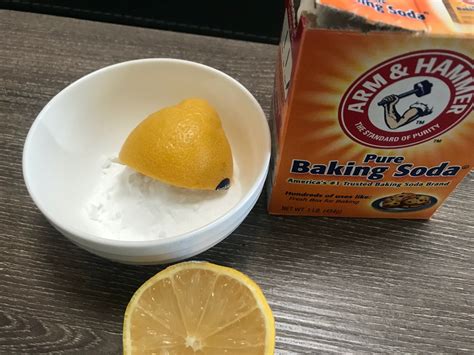 Does lemon and baking soda clean glass?