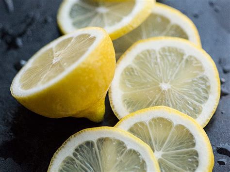 Does lemon kill fungus?
