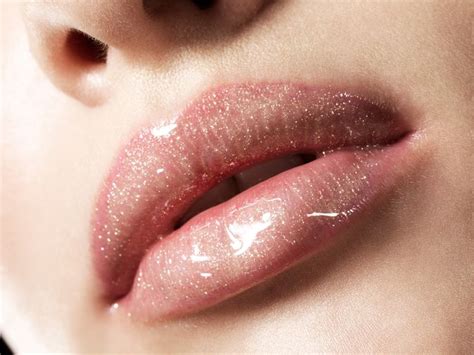 Does lip gloss affect your lips?