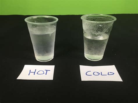 Does liquid stay colder in glass or plastic?