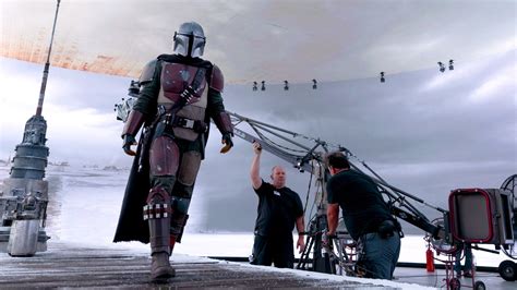 Does mandalorian use green screens?