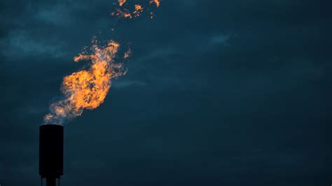 Does methane burn clean?