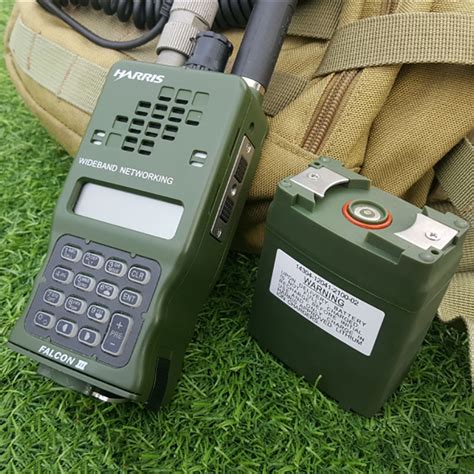 Does military use VHF or UHF?