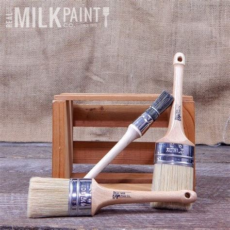 Does milk paint leave brush marks?