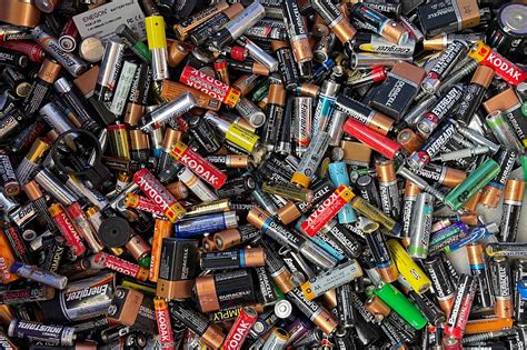 Does music waste your battery?