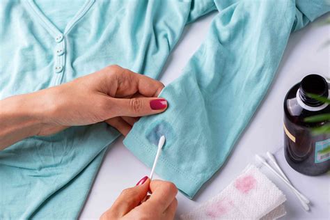 Does nail polish remover stain clothes?