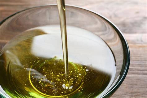 Does olive oil lubricate?