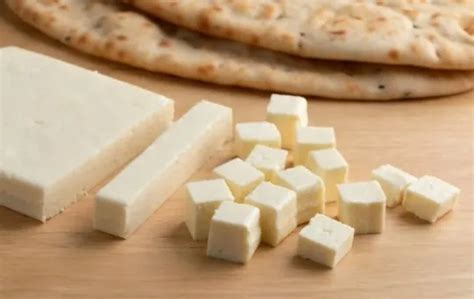 Does paneer taste like cottage cheese?