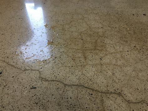 Does polished concrete always crack?
